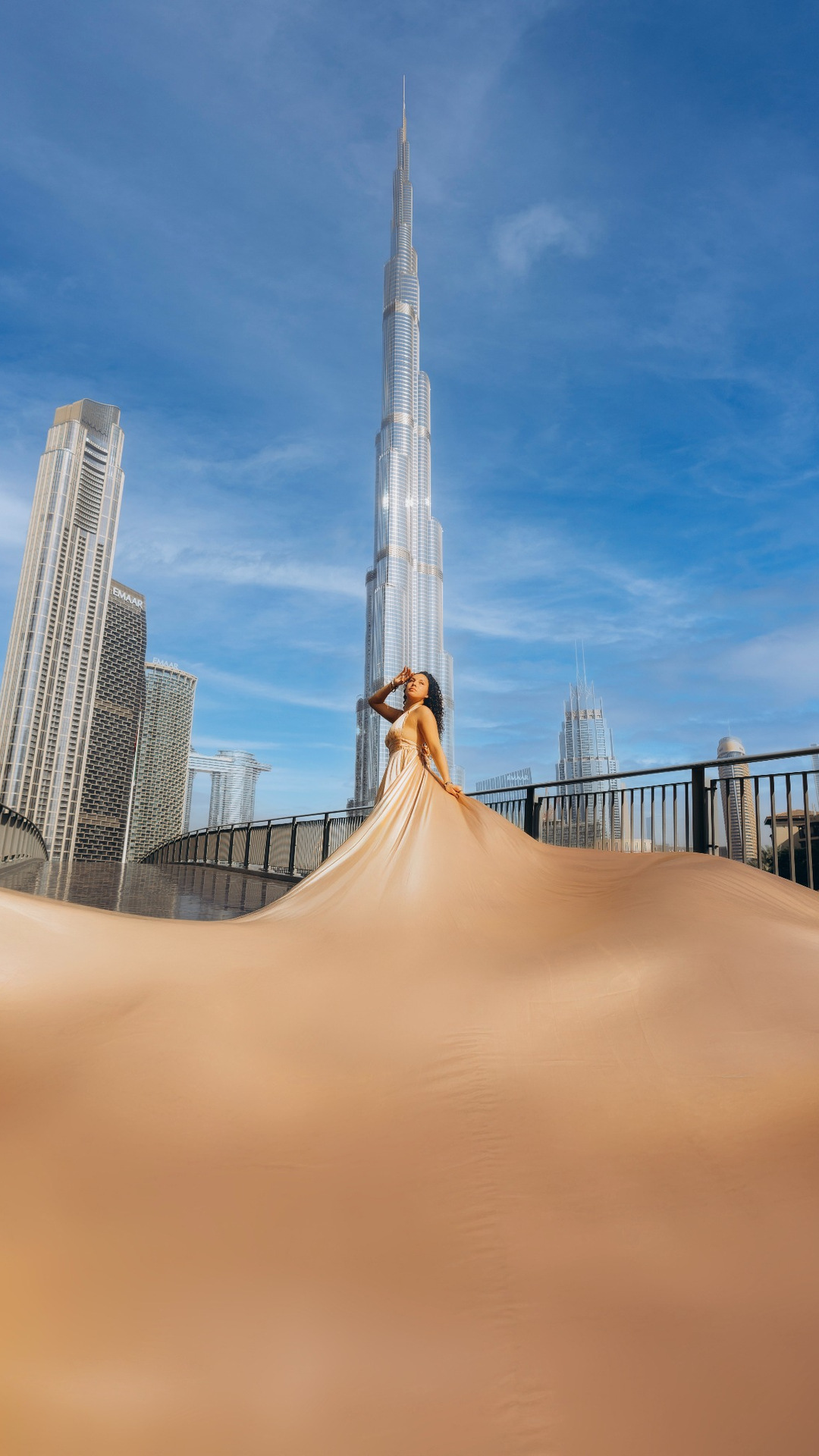 02_champagne_burj_mobile-20261017-132146-c38d062d